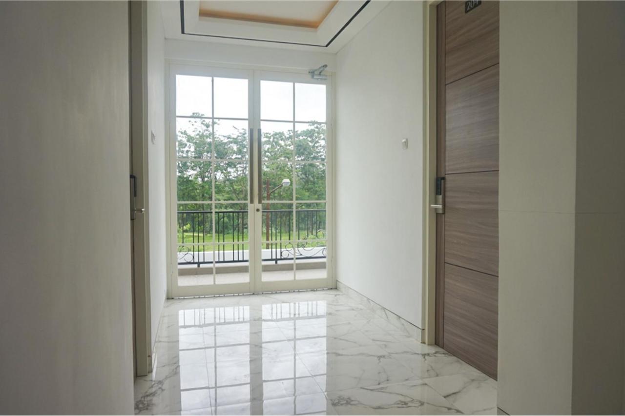 Reddoorz Near Araya Family Club House Hotel Malang Bagian luar foto
