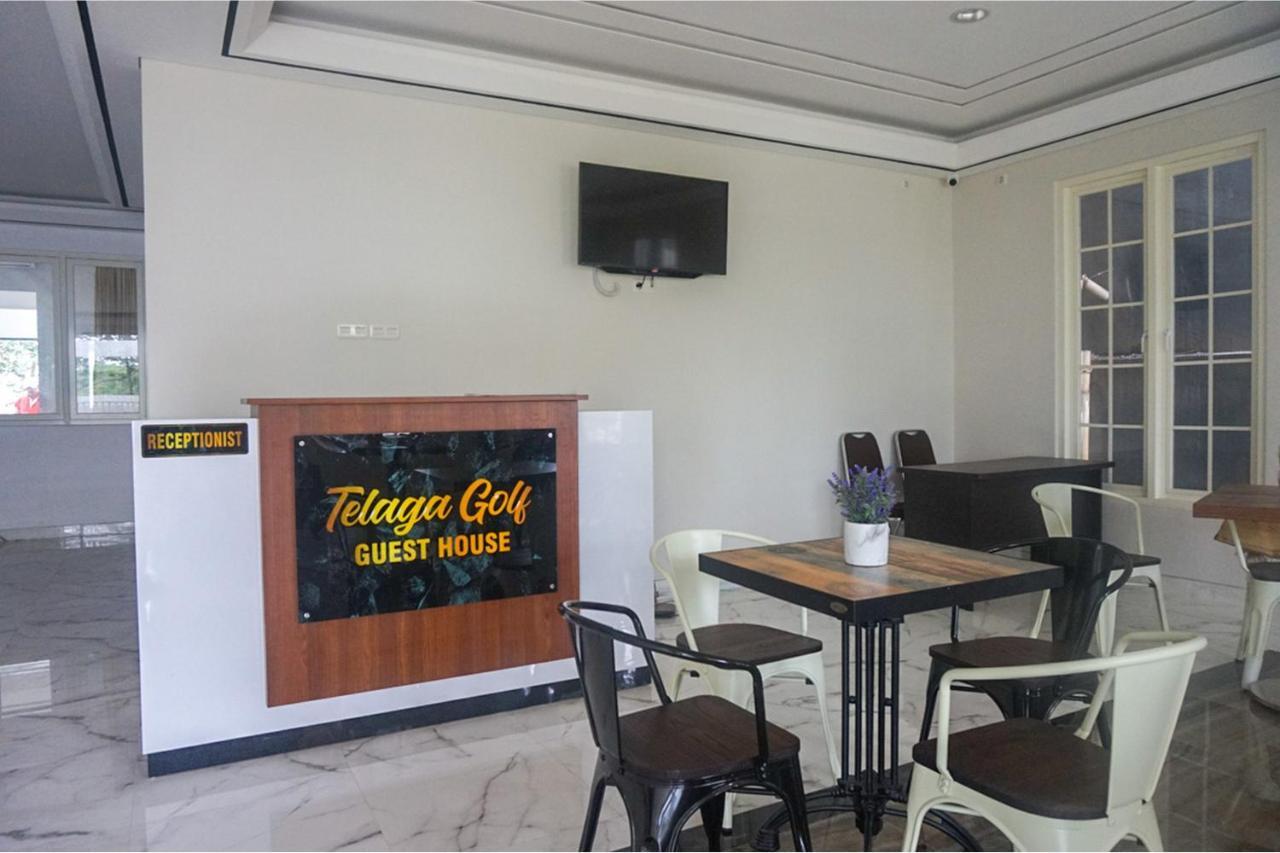Reddoorz Near Araya Family Club House Hotel Malang Bagian luar foto